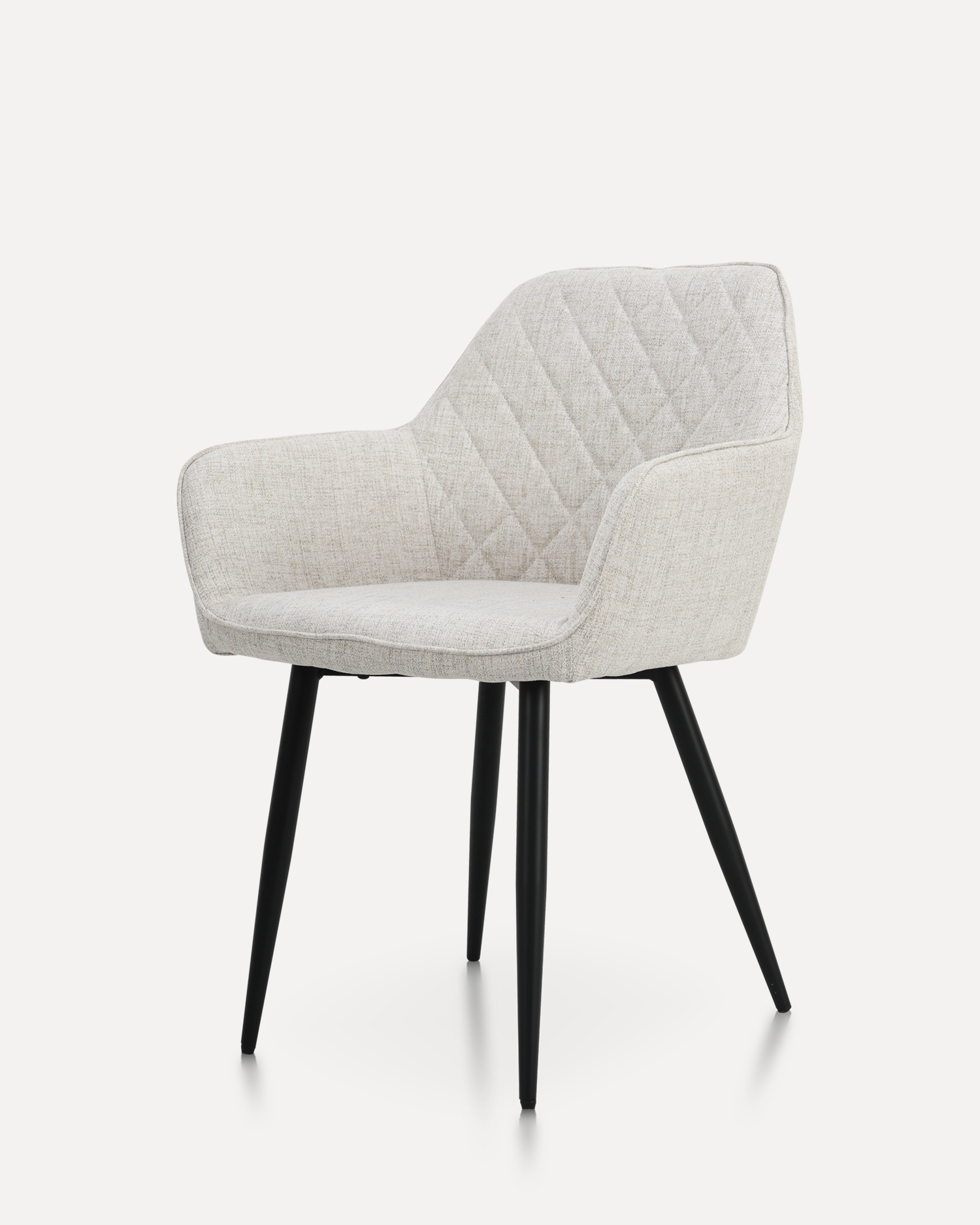 布張りのダイニングチェア