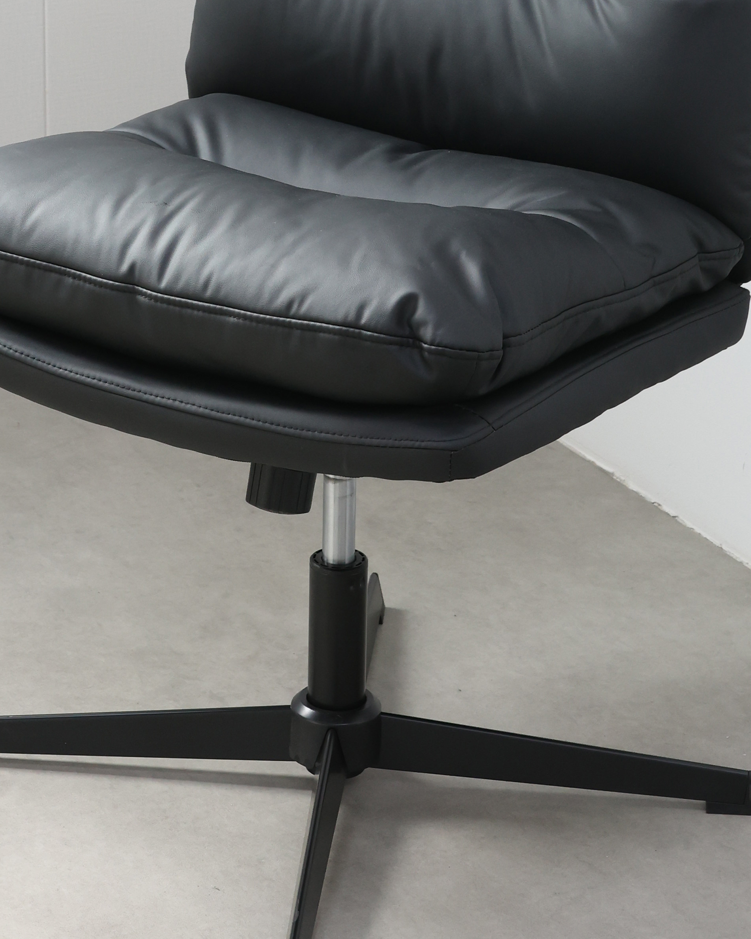 ファブリックラウンジオフィスチェア ファブリックラウンジオフィスチェア