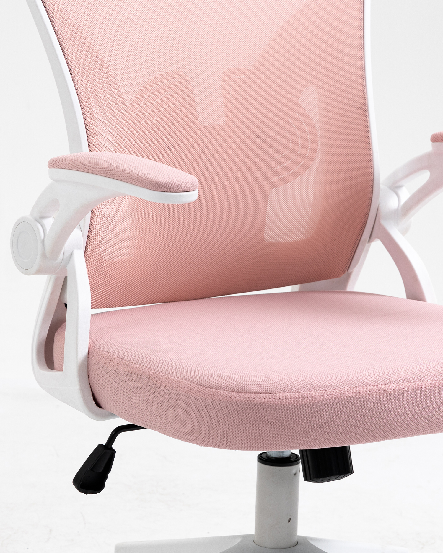 調整可能なアームレストを備えたオフィスチェア 調整可能なアームレストを備えたオフィスチェア