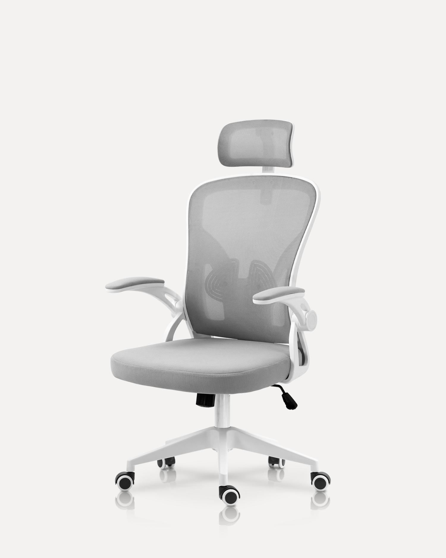 調整可能なアームレストを備えたオフィスチェア